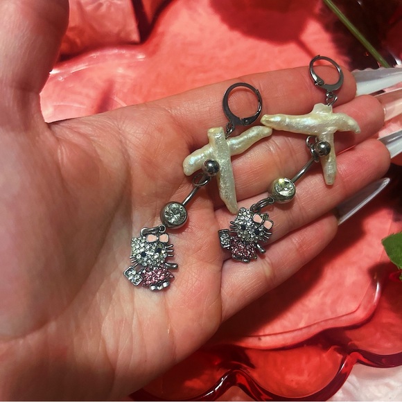 Handmade Hello Kitty Y2K Mcbling Naval Dangly Belly Ring Silver Earrings - Picture 1 of 3